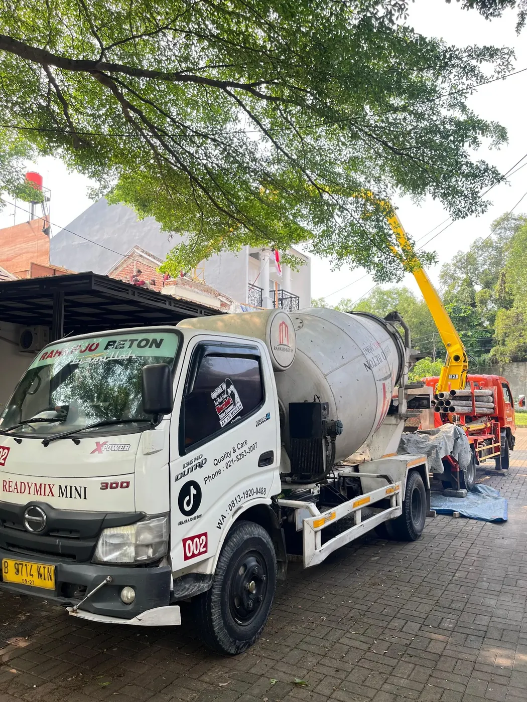 Proyek beton cor mini readymix Jabodetabek untuk jalan sempit #06